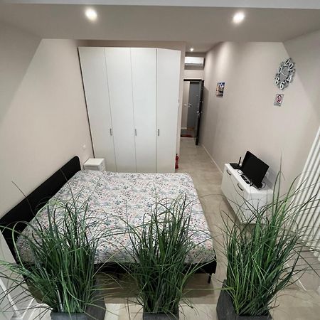 Апартаменты Monolocale Piazza Gambara M1 Милан Экстерьер фото