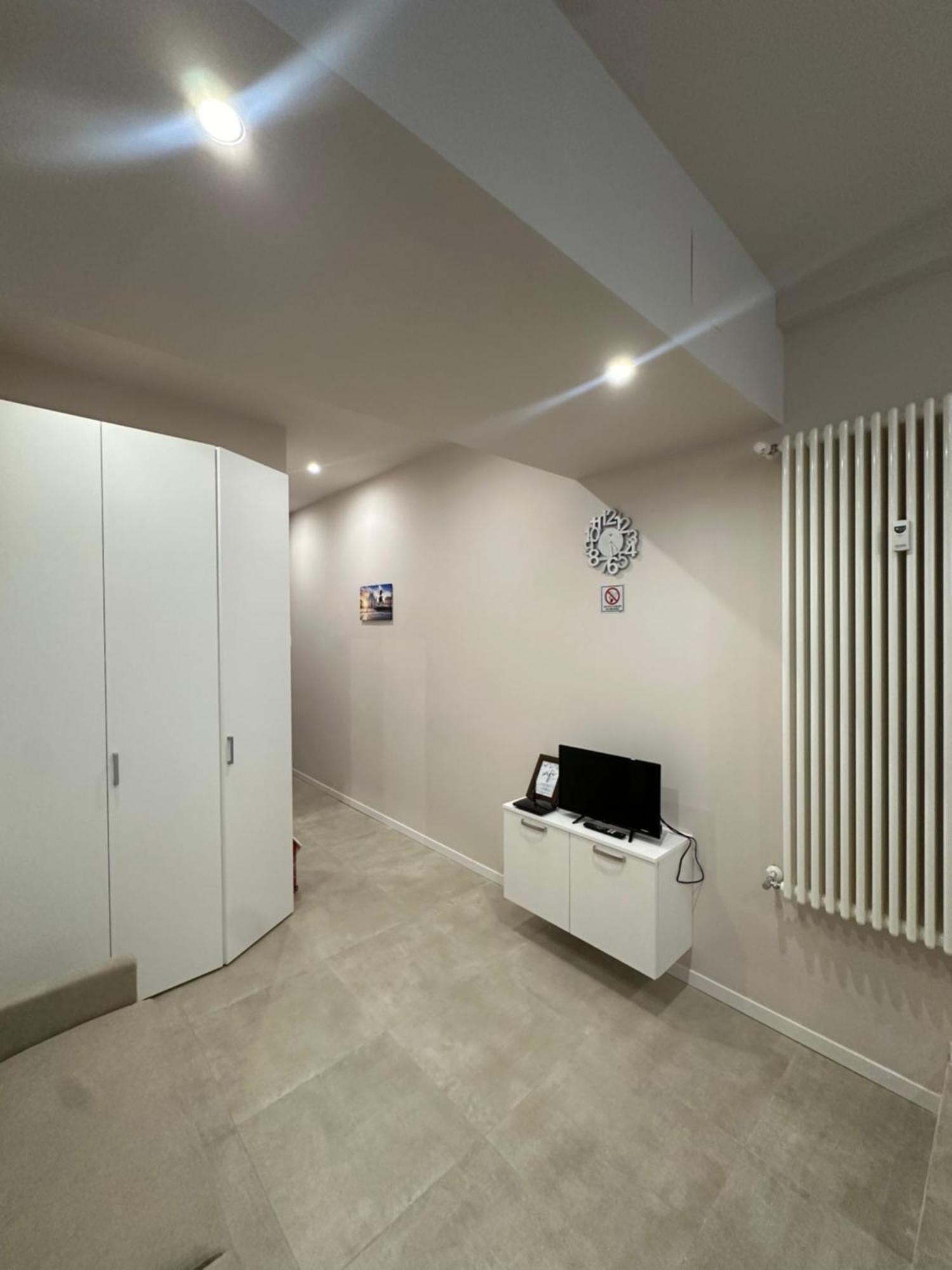 Апартаменты Monolocale Piazza Gambara M1 Милан Экстерьер фото