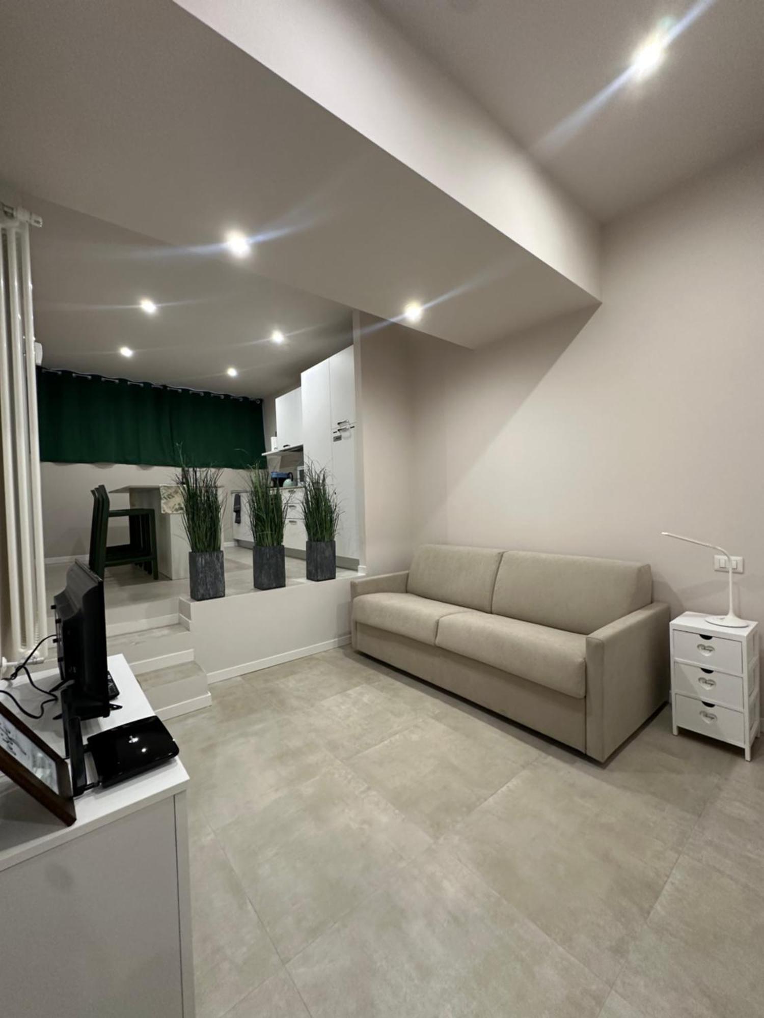 Апартаменты Monolocale Piazza Gambara M1 Милан Экстерьер фото